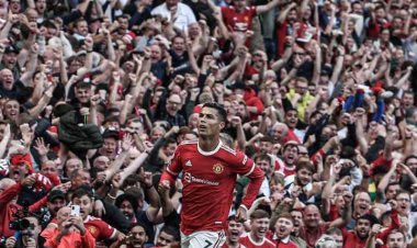 Mahaifiyar Ronaldo ta fashe da kuka bayan da zura ƙwallo a Manchester