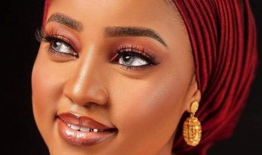 Ko Kasan Amfanin JAN BAKI A Cikin  kwalliyar Mata?