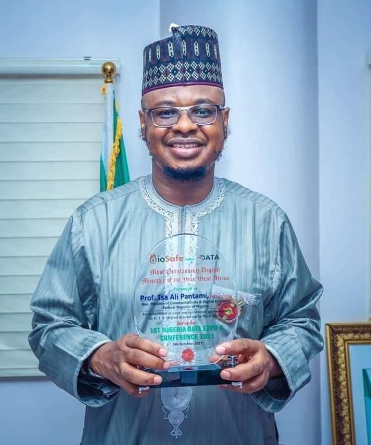 An Gano Gaskiyar Lamari Kan Baiwa Pantami Farfesa