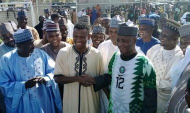 Samar Da Wurin Wasa Na Zamani A Sakkwato:Wamakko Ya Yabawa Dan Kwallon Nijeriya