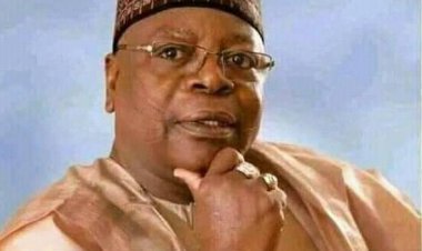 Sanata Gobir Ya Tallafawa Iyalai 90 Da Hare-Haren ‘Yan Bindiga Ya Shafa A Yankinsa 