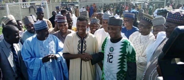 Samar Da Wurin Wasa Na Zamani A Sakkwato:Wamakko Ya Yabawa Dan Kwallon Nijeriya