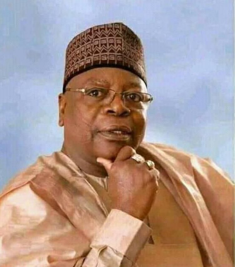 Sanata Gobir Ya Tallafawa Iyalai 90 Da Hare-Haren ‘Yan Bindiga Ya Shafa A Yankinsa 