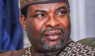   Former Zamfara  Speaker Rikiji Donates Foodsfuffs  To APC Supporters