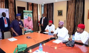 Obasanjo Ya Shawarci Matasa Da su Haɗa kansu Domin Ceto Nijeriya