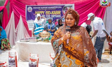 Uwar Marayu Fatima Maigari  Ta Gudanar Da Bikin Sallah Da 'Ya'yanta A Sakkwato