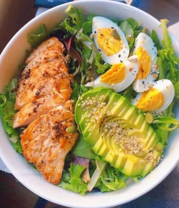YANDA ZA KI HADA CHICKEN AVOCADO SALAD A LOKACI NA MUSAMMAN