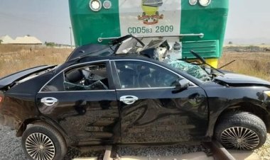 Jirgin ƙasan Abuja-Kaduna ya murkushe wata mata a mota