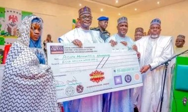 Gwamna Buni Ya Sanyawa Kasuwar Nguru Sunan Shiekh Ngibirma