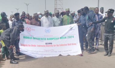 THE POLICE IN NIGER USES TEAR GAS TO DISPERSE YOUTH PROSTRATING OVER HIGH COST OF FOOD ITEMS