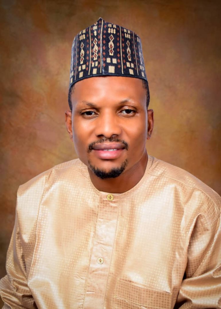 Zamfara Lawmaker Disburses Cash To 61 ABU Students