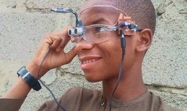 KPF ta dauki nauyin karatun yaron da ya kirkiro Gilashin Makafi a Kano