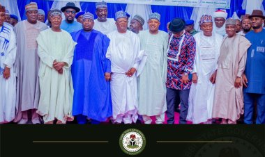 Dalilin da ya sa ministan aiyukka ya  ƙaddamar da babbar hanyar Sokoto zuwa Badagari mai nisan kilomita 1000 a Birnin Kebbi    